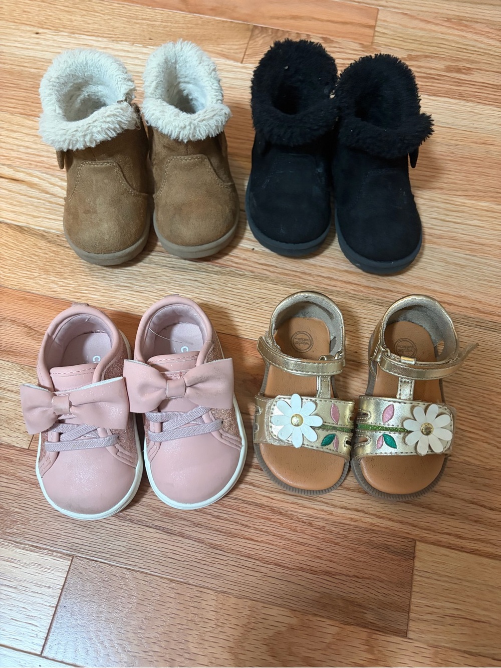 Toddlers girls size 4 shoes